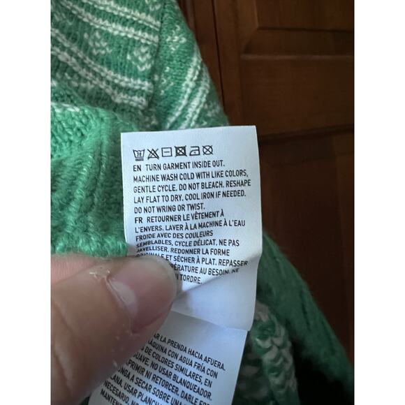 NWT American Eagle Women's Fair Isle Snowdrift Sweater Long Sleeve Green White L - Picture 7 of 12